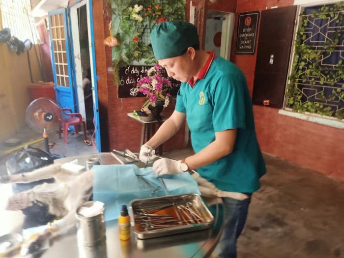Không gian phòng khám ấm cúng của Dr. Tuấn