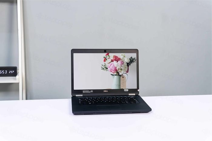 Hình ảnh không gian trưng bày ấn tượng tại Laptop88 Thái Nguyên