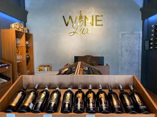 Không gian sang trọng tại Wine Lux (Ảnh 1)