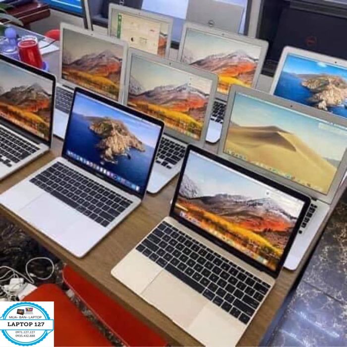 Góc trải nghiệm thực tế các sản phẩm tại showroom Laptop127
