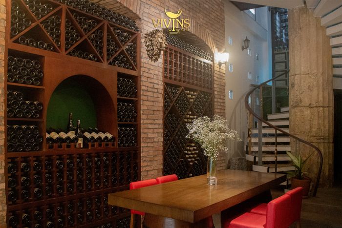 Hình ảnh không gian sang trọng tại Vivins French Wine & Dining