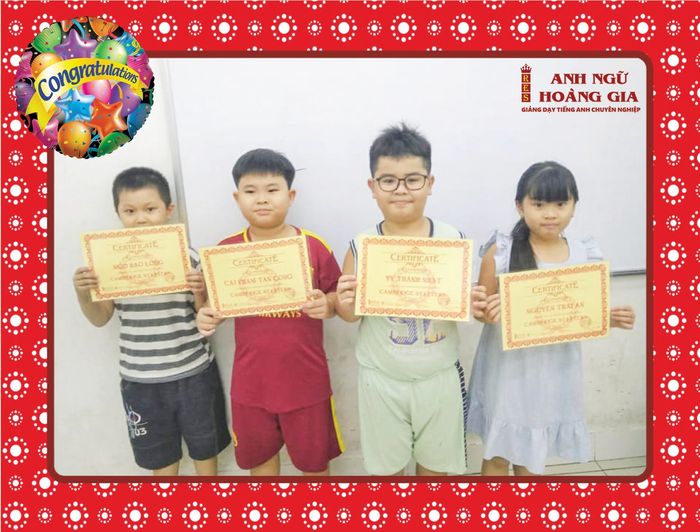 Hình ảnh hoạt động học tập sáng tạo tại Anh Ngữ Hoàng Gia