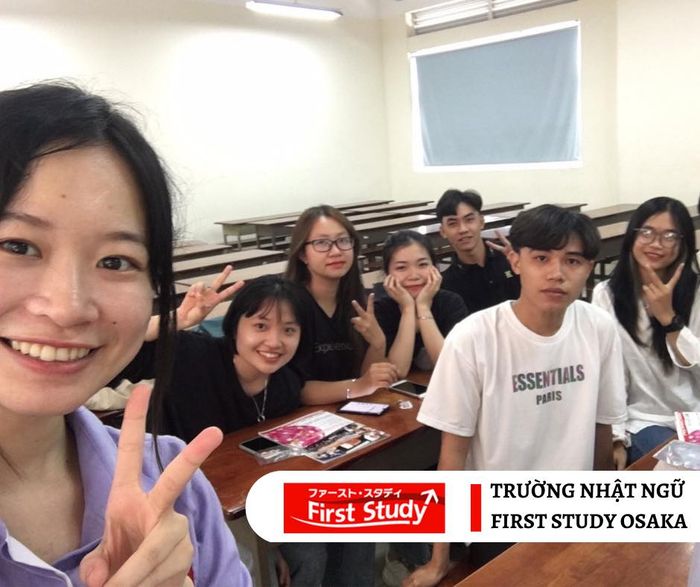 Hình ảnh lớp học sôi động tại Trung tâm tiếng Nhật First Study