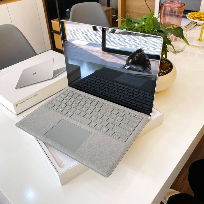Bộ sưu tập laptop đa phong cách tại Hoàng Long