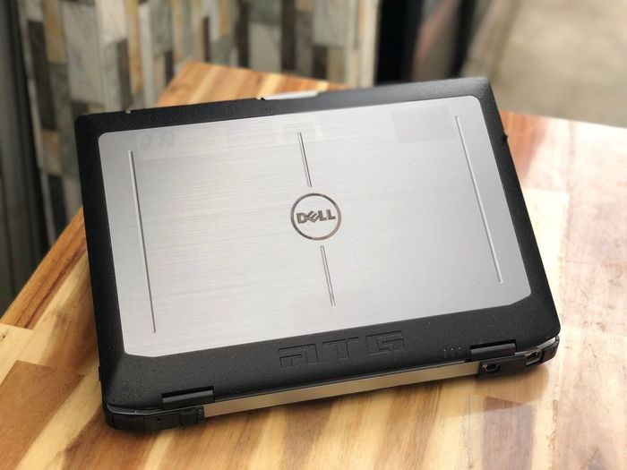 Hình ảnh Laptop Danh Phong - Phiên bản 2 góc chụp độc đáo