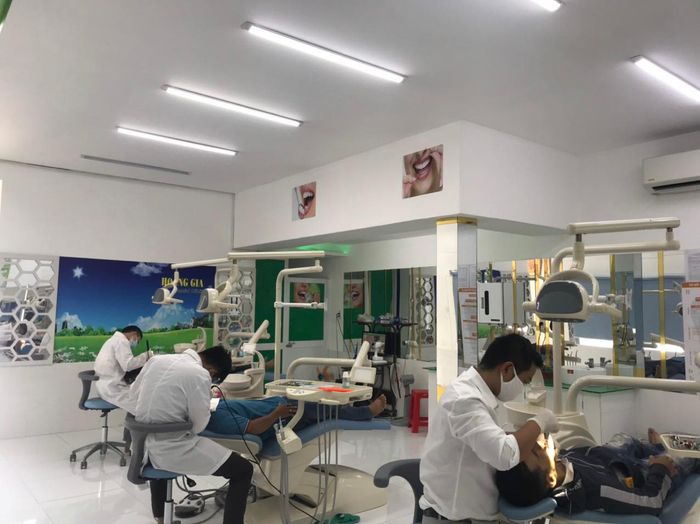 Không gian sang trọng và hiện đại tại Nha khoa Hoàng Gia