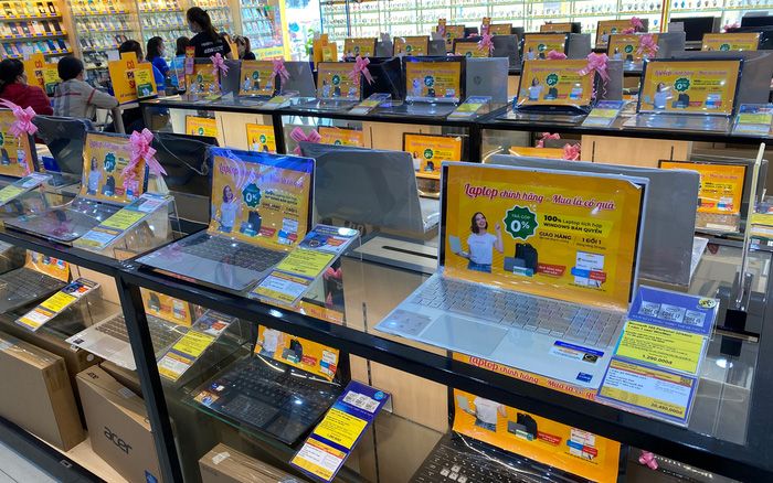 Hình ảnh showroom Thế Giới Di Động