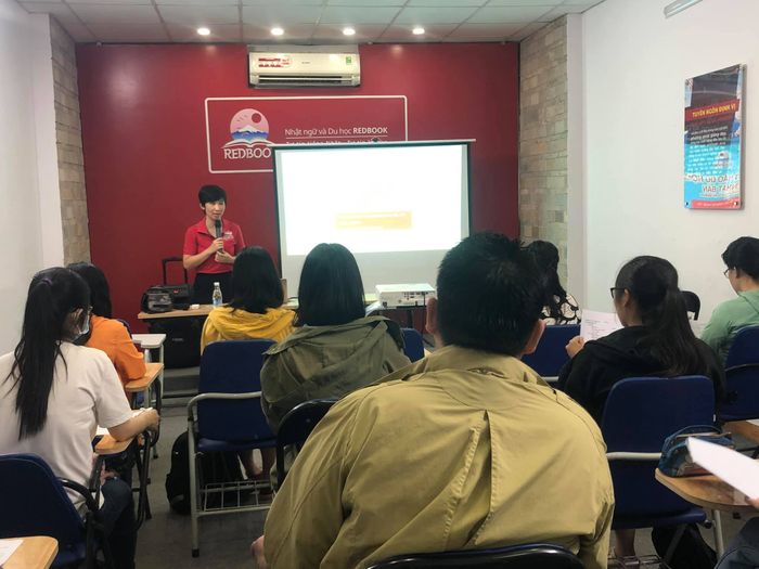 Không gian học tập hiện đại tại Trung tâm Nhật ngữ và Du học REDBOOK