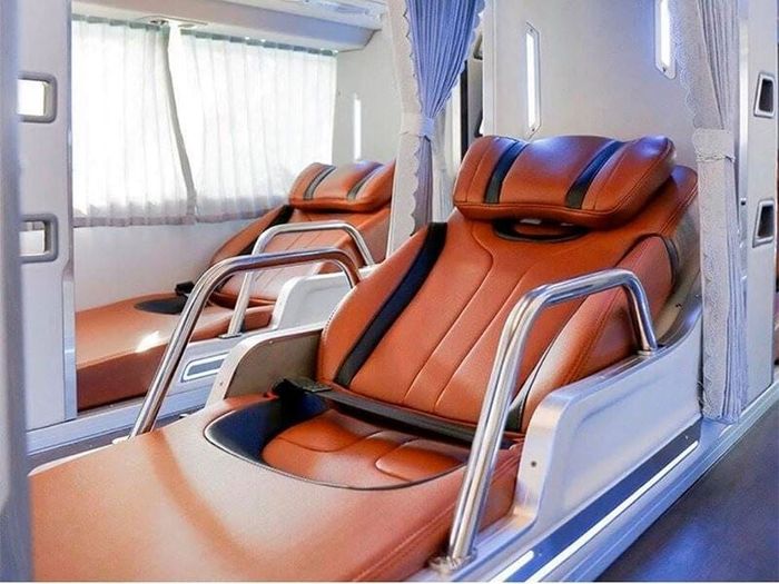 Khoang lái hiện đại và đội ngũ tài xế chuyên nghiệp của Hoàng Huy