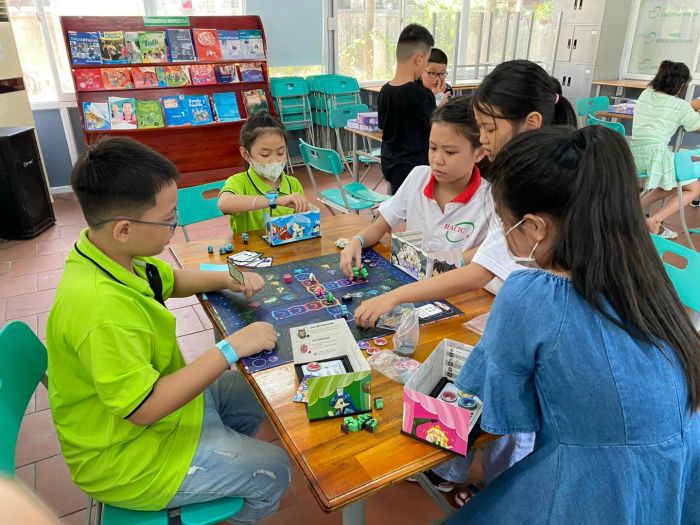 Hình ảnh minh họa sinh động từ lớp học tại HACIC Education System