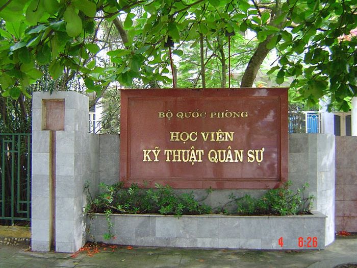 Hình ảnh khuôn viên Học viện Kỹ thuật Quân sự
