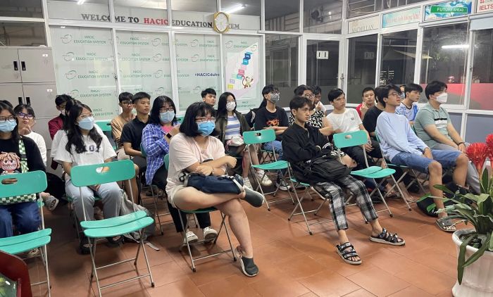 Hình ảnh minh họa lớp học Anh ngữ Thiếu Niên (Nguồn: HACIC Education System)