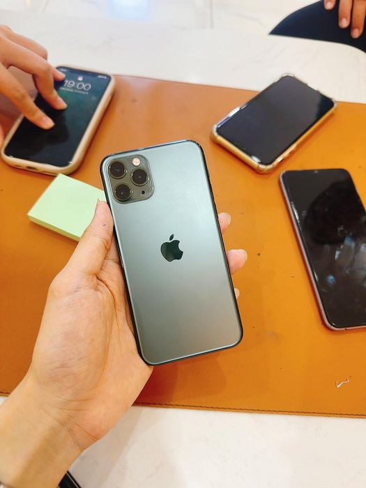 Hình ảnh sản phẩm trưng bày tại Apple Acen