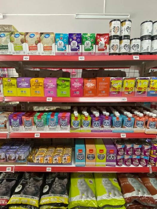 Không gian trưng bày sản phẩm tại MON PET SHOP
