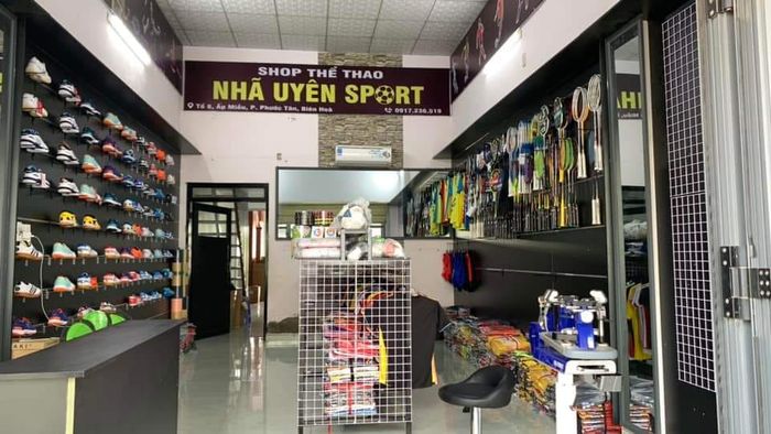 Không gian trưng bày đa dạng tại Nhã Uyên Sport