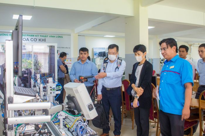 Hình ảnh sinh viên VLUTE
