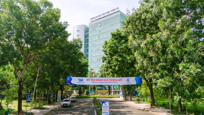 Hình ảnh sinh viên UIT trong giờ học