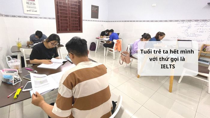 Hình ảnh lớp học chất lượng cao tại Nam Học Tiếng Anh