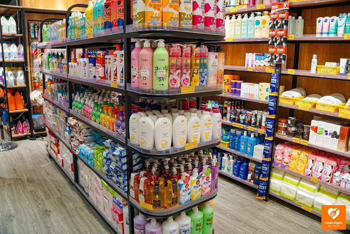 Bộ sưu tập mỹ phẩm đa dạng tại Minty Mart Đà Nẵng
