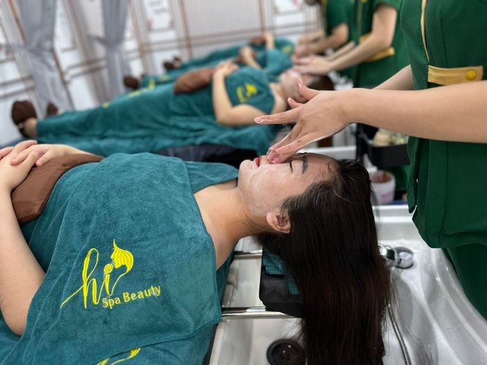 Hình ảnh thực tế liệu trình gội đầu dưỡng sinh cao cấp tại Hi Spa
