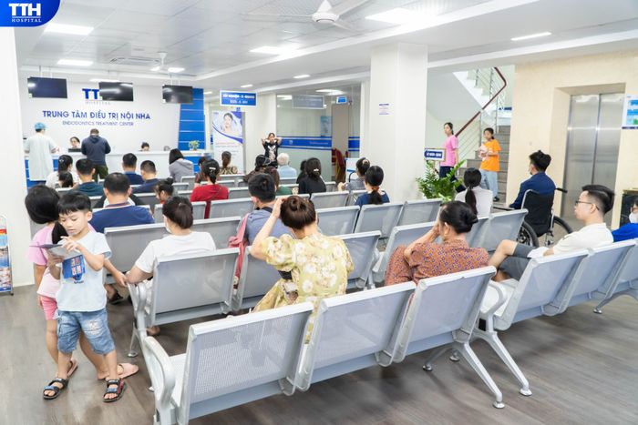 Hình ảnh dịch vụ nha khoa chất lượng tại Bệnh viện Thái Thượng Hoàng