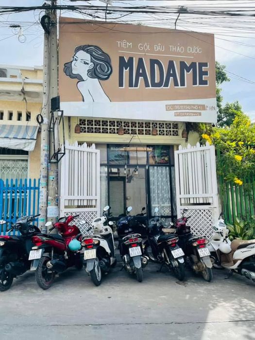 Không gian ấm cúng tại Tiệm Gội Đầu Thảo Dược MADAME