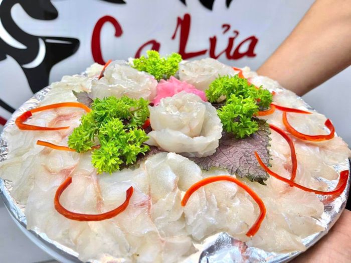 Góc ảnh ấn tượng tại Nhà hàng Cá Lửa