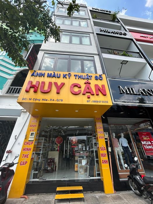 Không gian chuyên nghiệp tại Trung Tâm Ảnh Màu Huy Cận