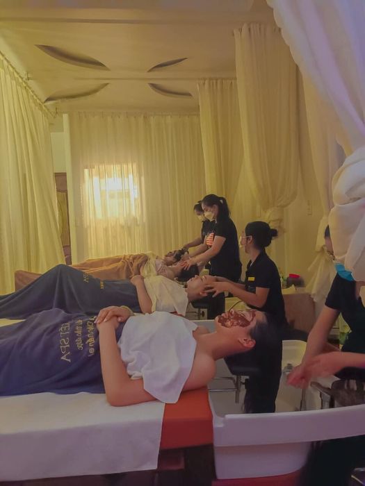 Hình ảnh liệu trình gội đầu thảo dược tại Bồ Kết Relax