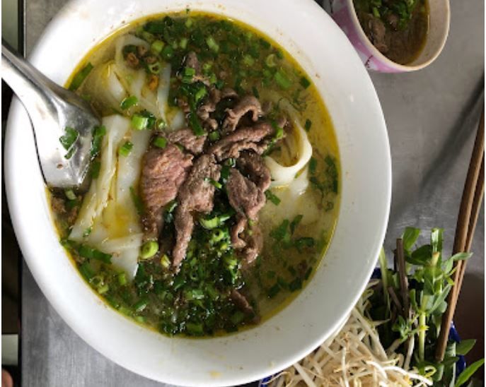Hình ảnh không gian ấm cúng tại Phở Hạnh