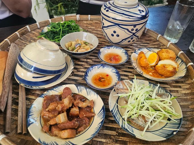 Món ăn tại Tiệm Cơm Lúa - Sự kết hợp hoàn hảo giữa hương vị và phong cách