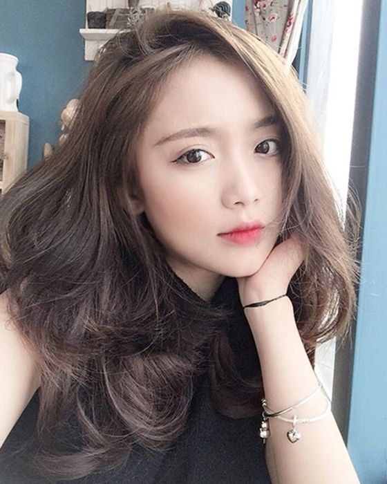 Hình ảnh minh họa kiểu tóc ngôi lệch (Nguồn: Internet)