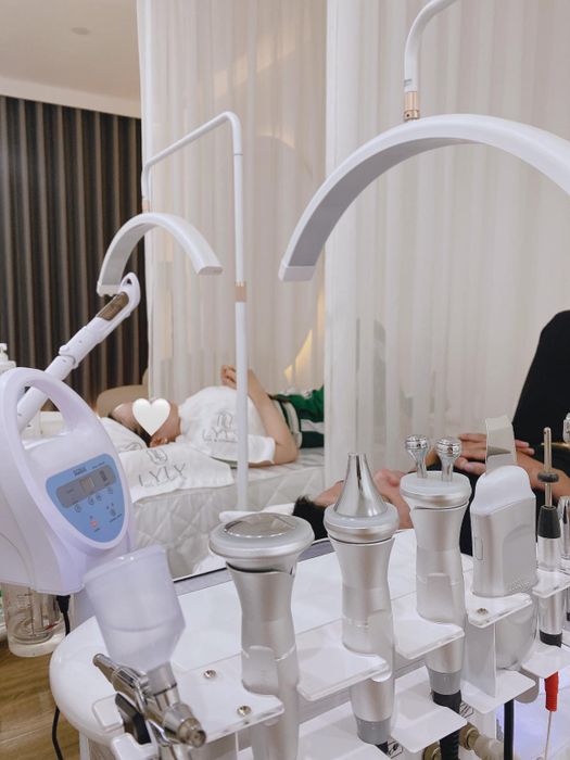 Quy trình điều trị da chuẩn y khoa tại LyLy Spa