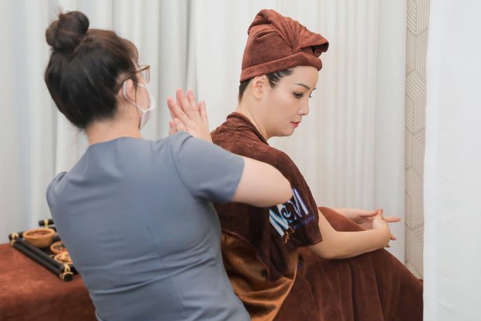 Hình ảnh liệu trình gội đầu dưỡng sinh cao cấp tại Minh Minh