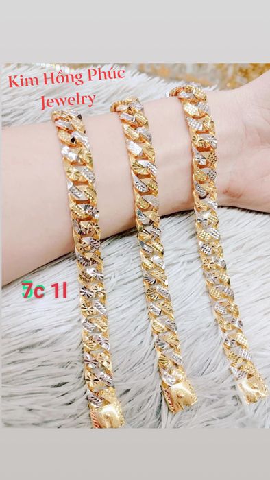 Không gian trưng bày sang trọng tại Kim Hồng Phúc