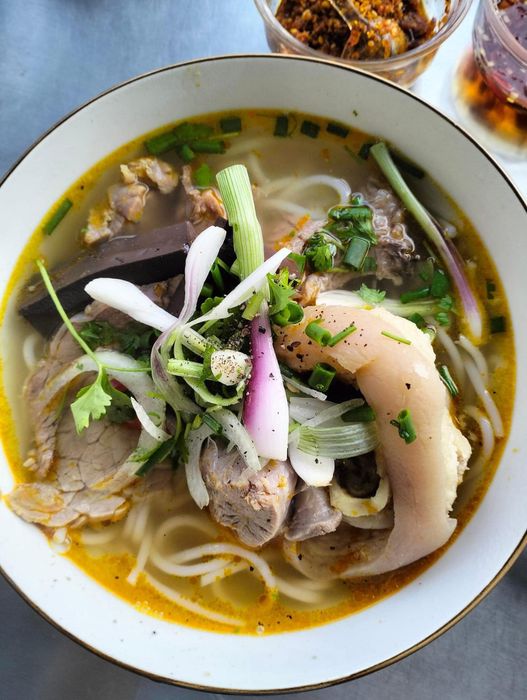 Bún bò Huế ảnh 1