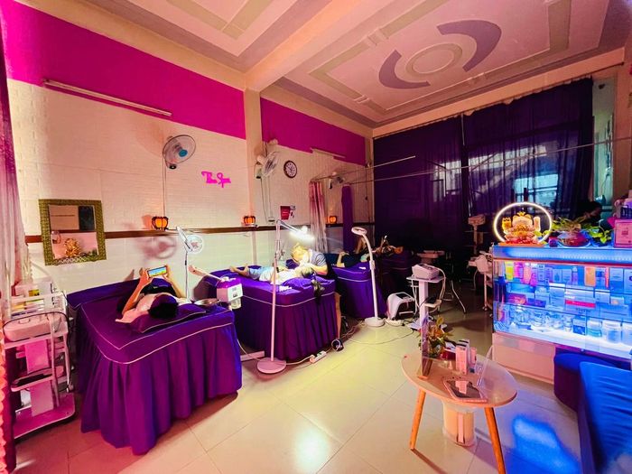 Không gian sang trọng tại Tím Spa