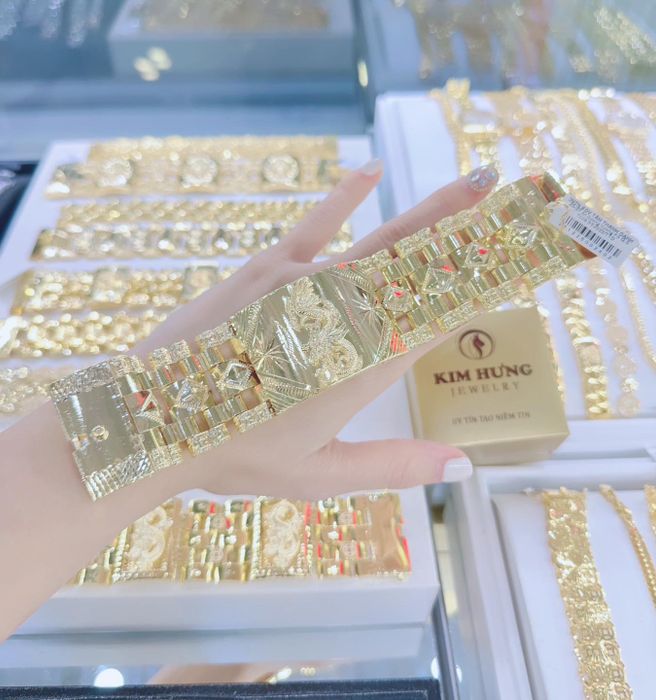 Hình ảnh ấn tượng về không gian trưng bày tinh tế tại Tiệm Vàng Kim Hưng