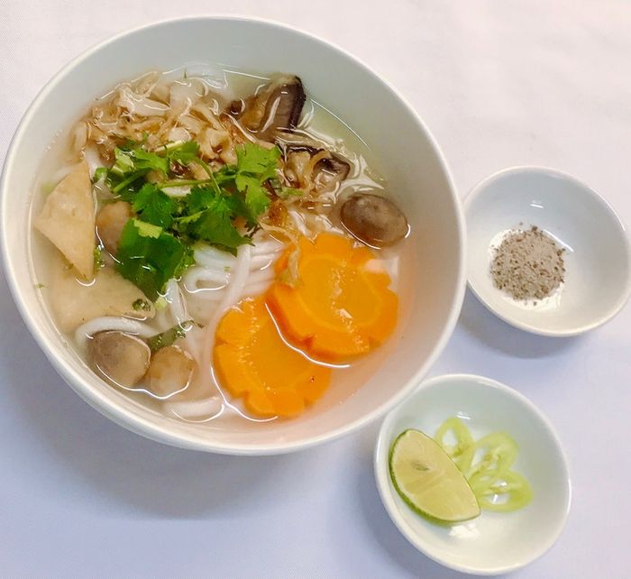Không gian tĩnh lặng tại Quán Chay Pháp Uyển