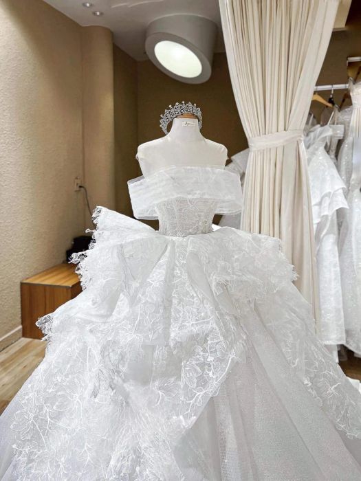 Hình ảnh váy cưới lộng lẫy tại Rem Bridal
