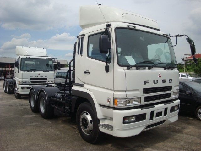 Hình ảnh xe đầu kéo Fuso - Tinh hoa công nghệ Nhật Bản
