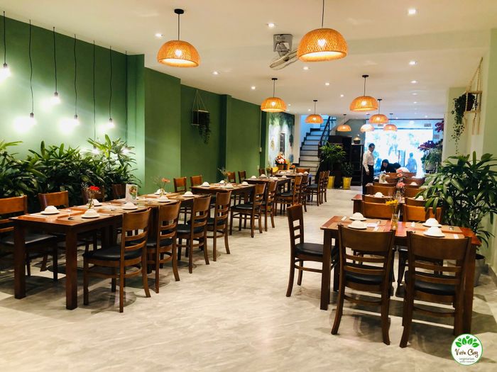 Không gian xanh mát tại Vườn Chay Garden Restaurant