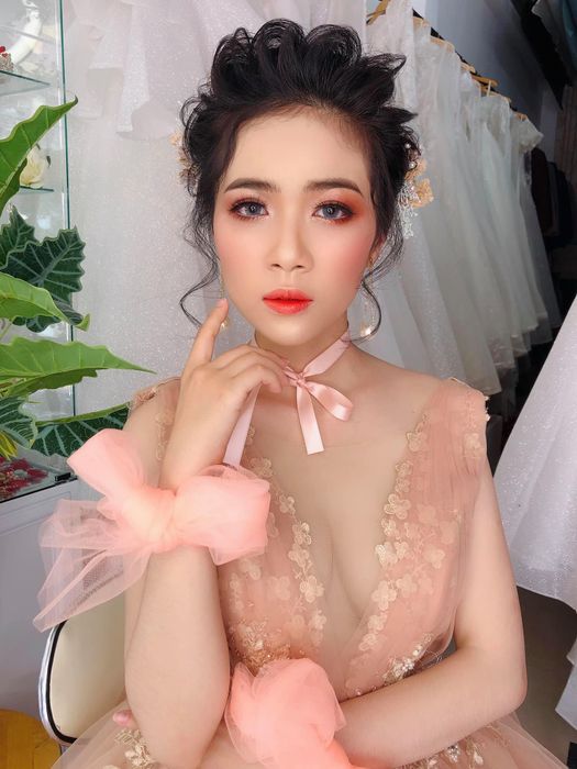Áo cưới A Sơn ảnh 1 - Tinh hoa váy cưới trong từng đường kim mũi chỉ