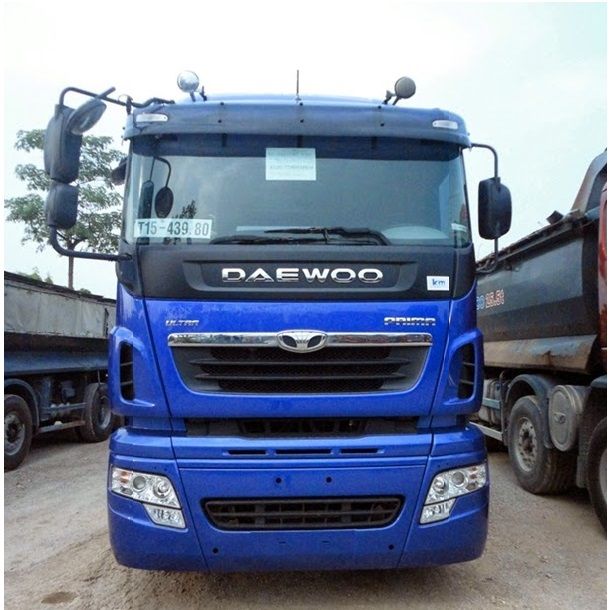 Ảnh chân thực về xe đầu kéo Daewoo - Sự kết hợp hoàn hảo giữa công nghệ và thẩm mỹ
