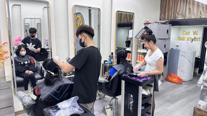 Hình ảnh thực tế tại Học Viện & Salon Tóc Cao Vũ (Phần 2)