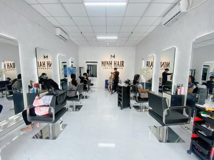 Không gian ấm cúng và chuyên nghiệp tại Minh Hair
