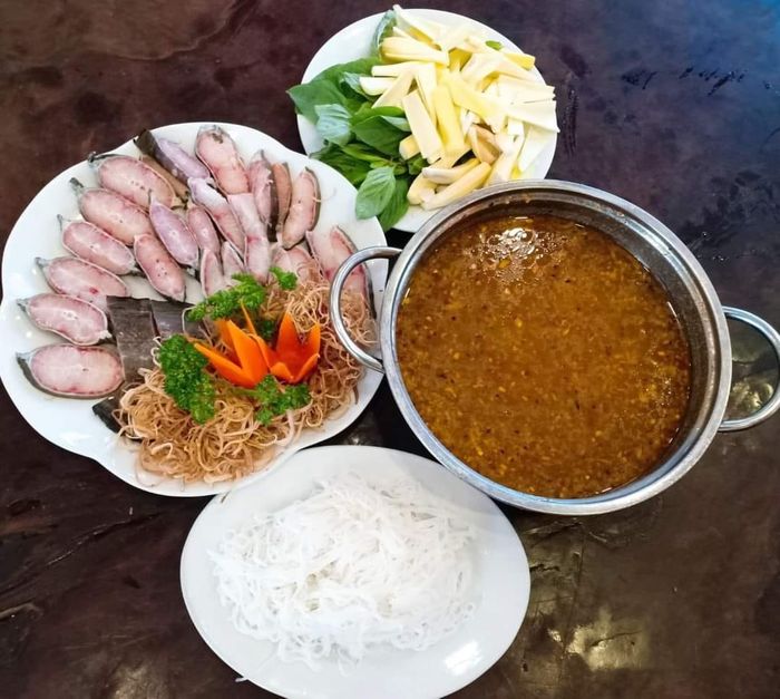 Ẩm thực đặc sắc tại Hoa Viên Tri Kỷ