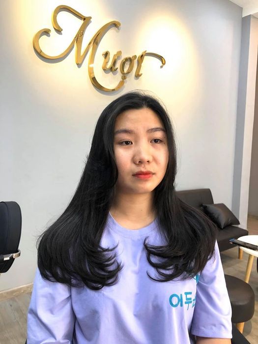 Hình ảnh phong cách làm tóc chuyên nghiệp tại Mượt Hair Salon