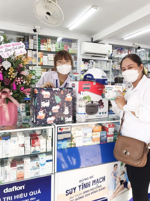 Hệ thống quầy thuốc chuyên nghiệp tại Nhà Thuốc Hoàng Châu