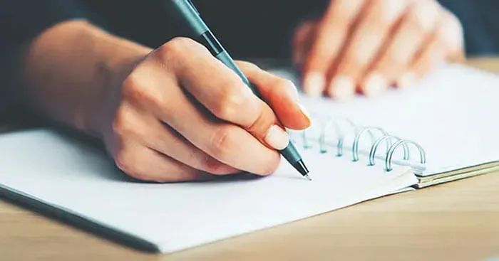 Hình ảnh minh họa học sinh đọc sách (Nguồn: Internet)